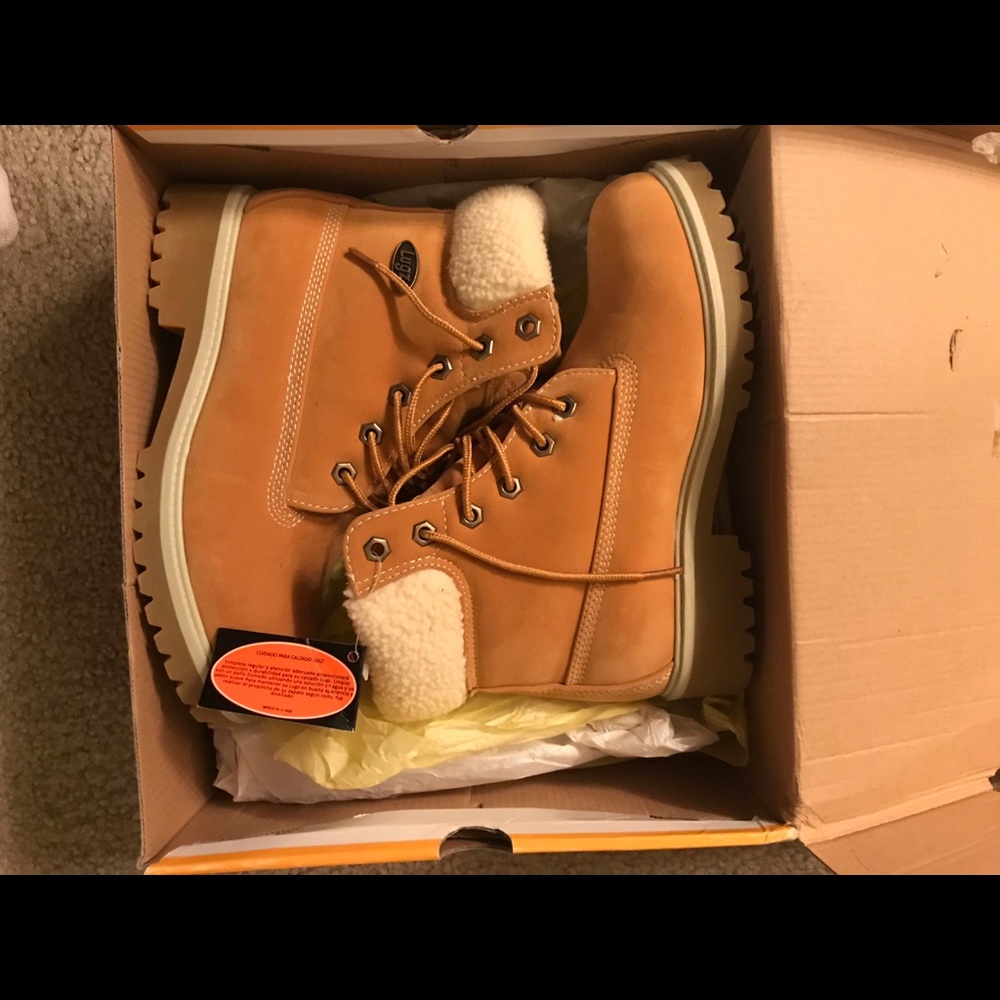 Lugz boots with fleece 7